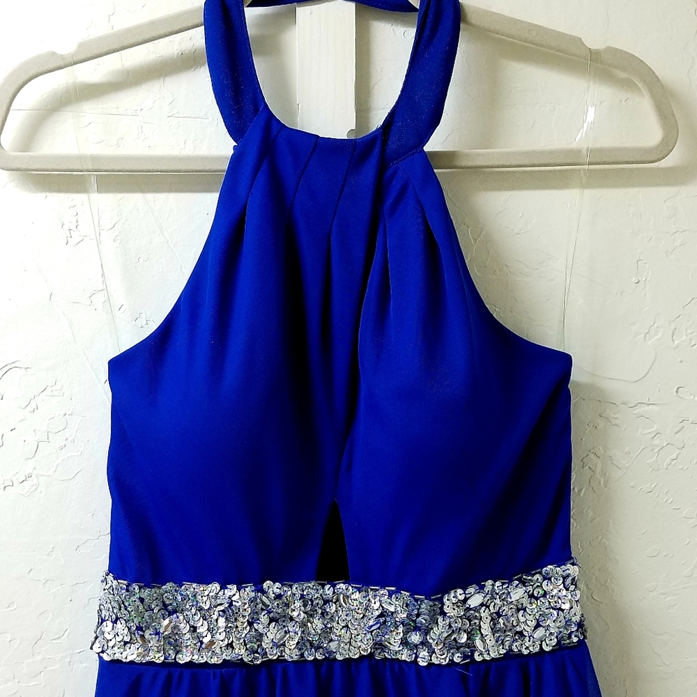 Dress - Picture 2 of 5